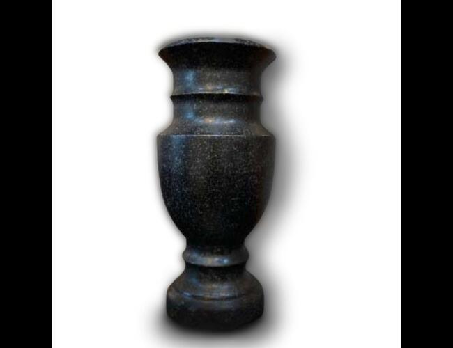 Фото - Гранитная ваза из Габбро-диабаз
